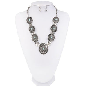 Concho-Antique-Silver-Turquoise-Neclace-Set