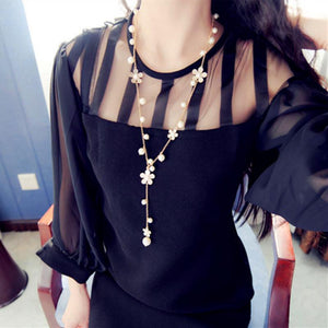 Mollys Flower Pearl Necklace